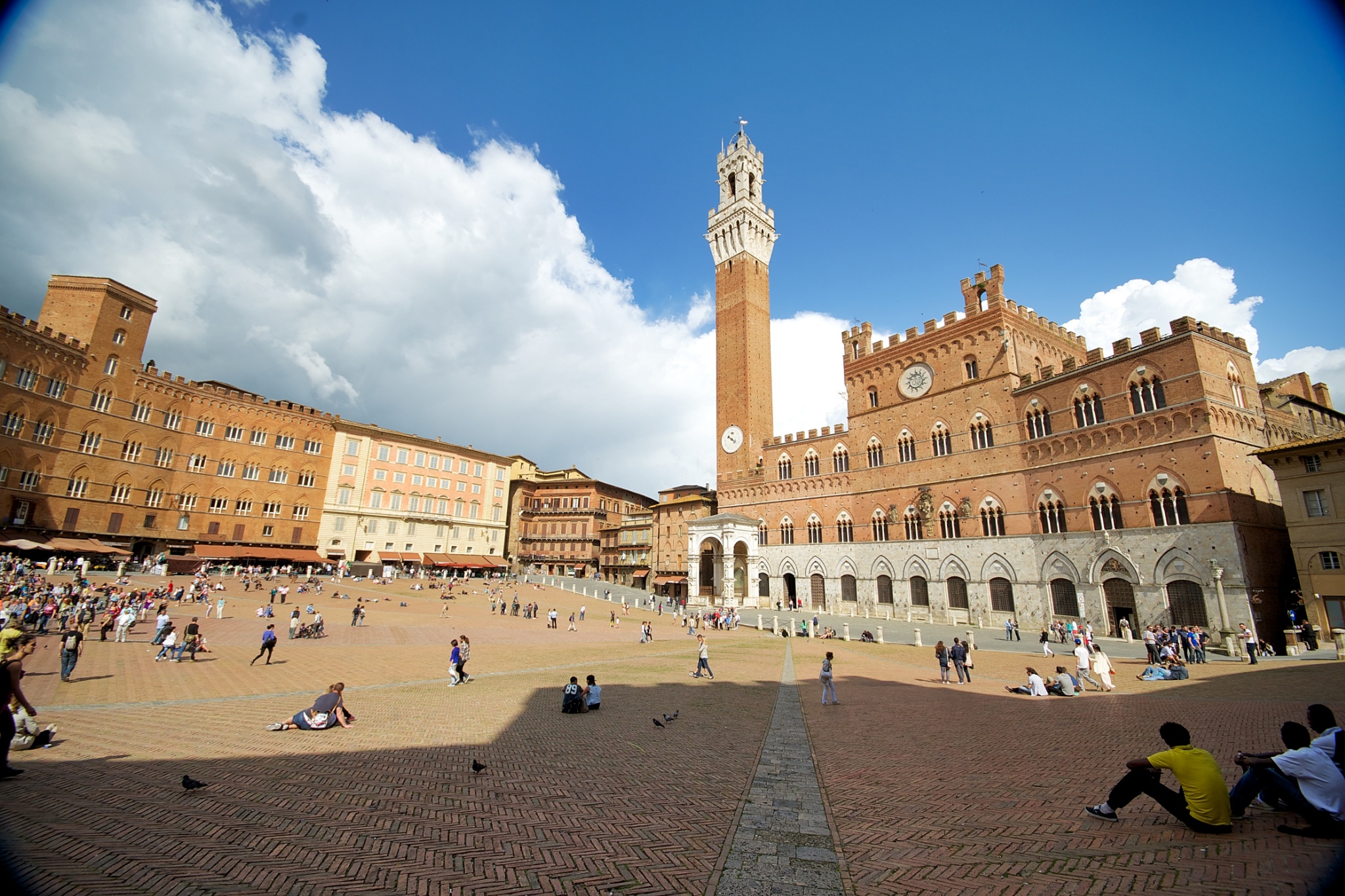 கள சதுக்கம் - Siena | Secret World Trip Planner