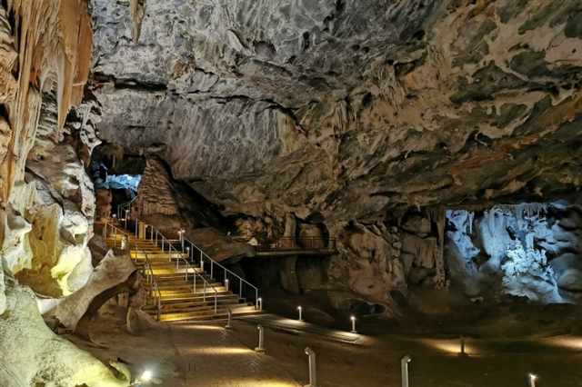 Alla scoperta delle meraviglie delle grotte di Cango: Un viaggio attraverso il Sudafrica Maj - Oudtshoorn | Secret World Trip Planner