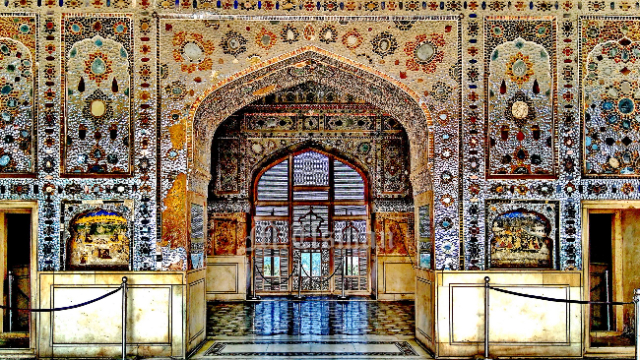 Шиш Махал: Дворец зеркал - Patiala | Secret World Trip Planner