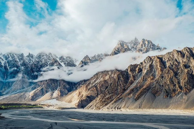Вершины собора Пассу - Hunza Nagar | Secret World Trip Planner