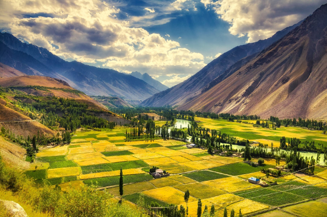 Le "petit Cachemire", la pittoresque vallée de Phander — Phander Valley