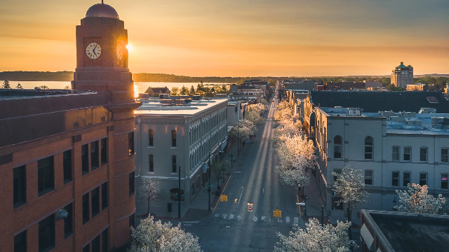 特拉弗斯城 - Traverse City | Secret World Trip Planner