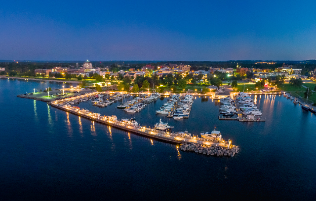 特拉弗斯城 - Traverse City | Secret World Trip Planner