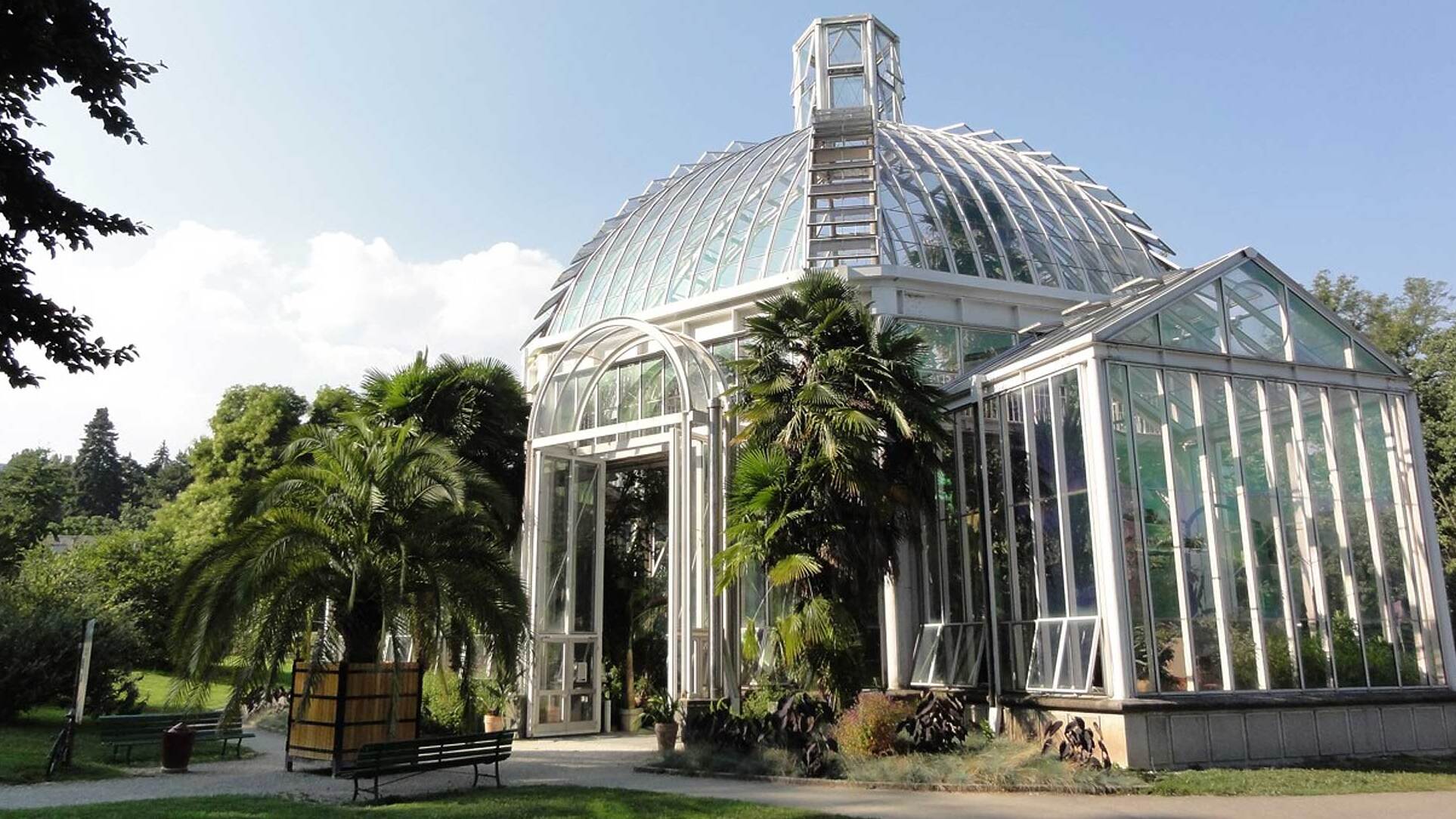 Geneve: The Conservatory and Botanical Gardens - Ginevra | Secret World Trip Planner