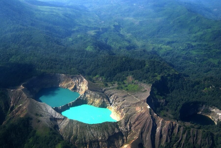 Kelimutu, un petit volcan de l'île de Flores en Indonésie — Ende Regency