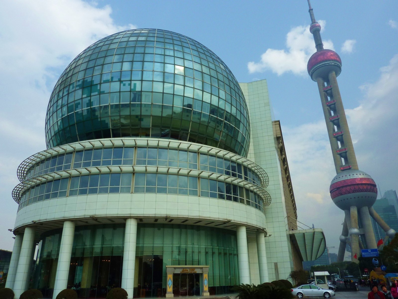 Shanghai Oriental Pearl TV Tower - Shanghai Shi | Secret World Trip Planner