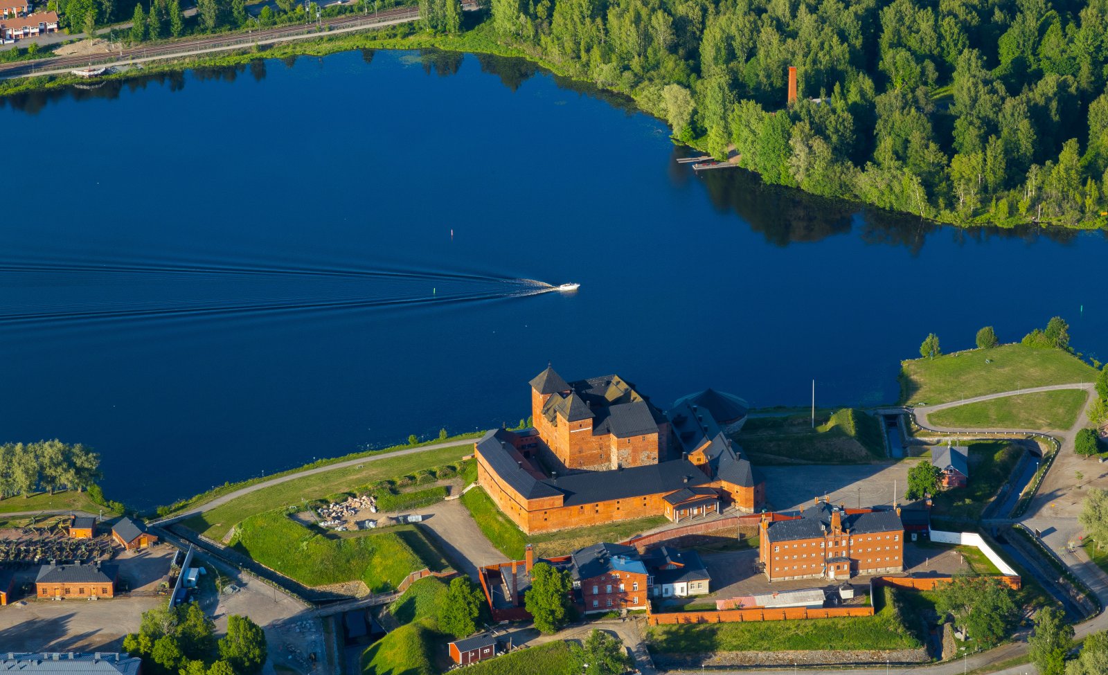 Phần lan trên hồ của Vanajavesi - Hämeenlinna | Secret World Trip Planner