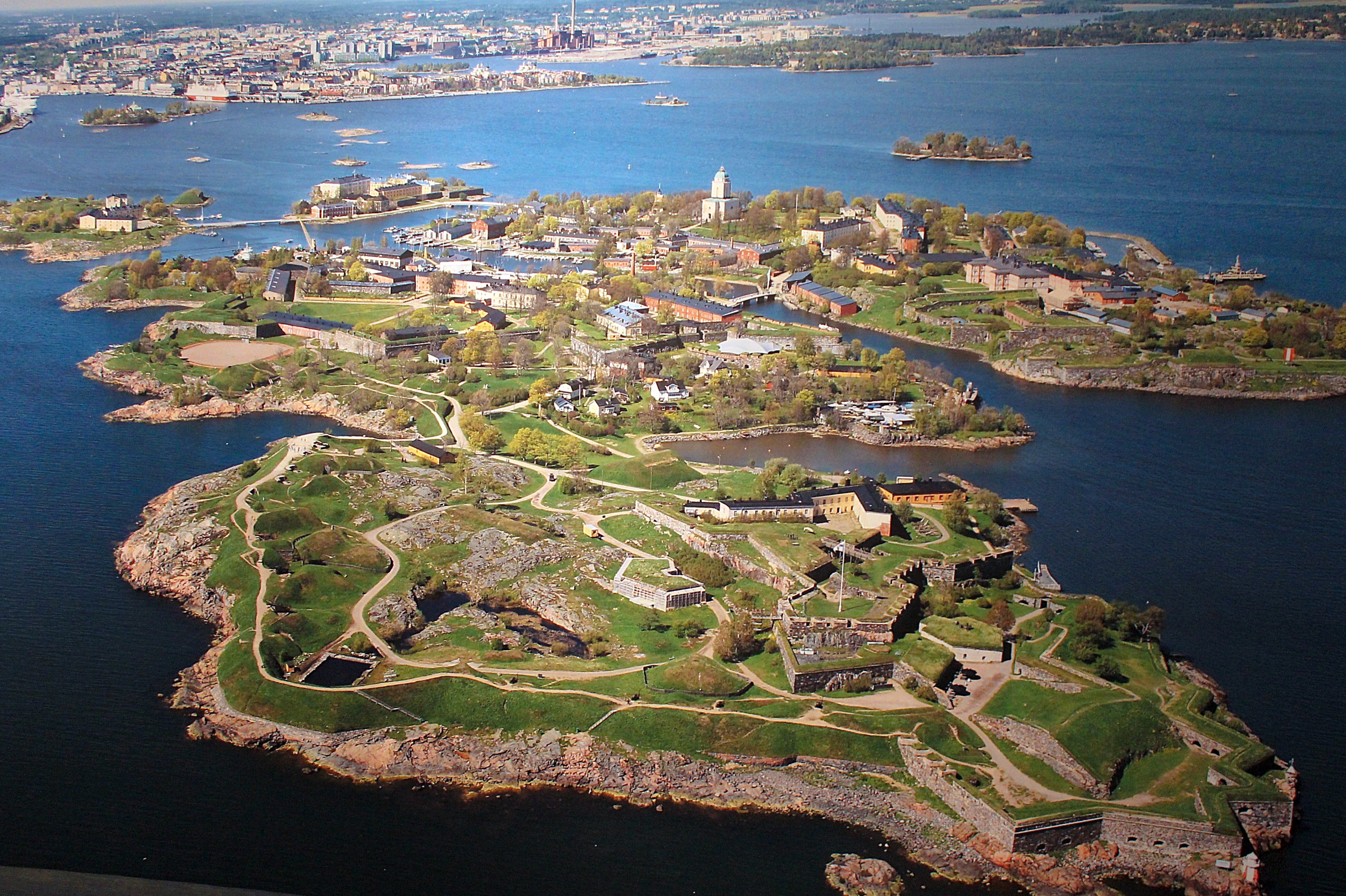 The fortress on the water of Suomenlinna - Helsinki | Secret World Trip Planner