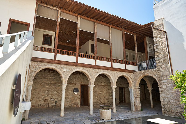A casa mais antiga de Atenas - a mansão Venizelos - Athina | Secret World Trip Planner