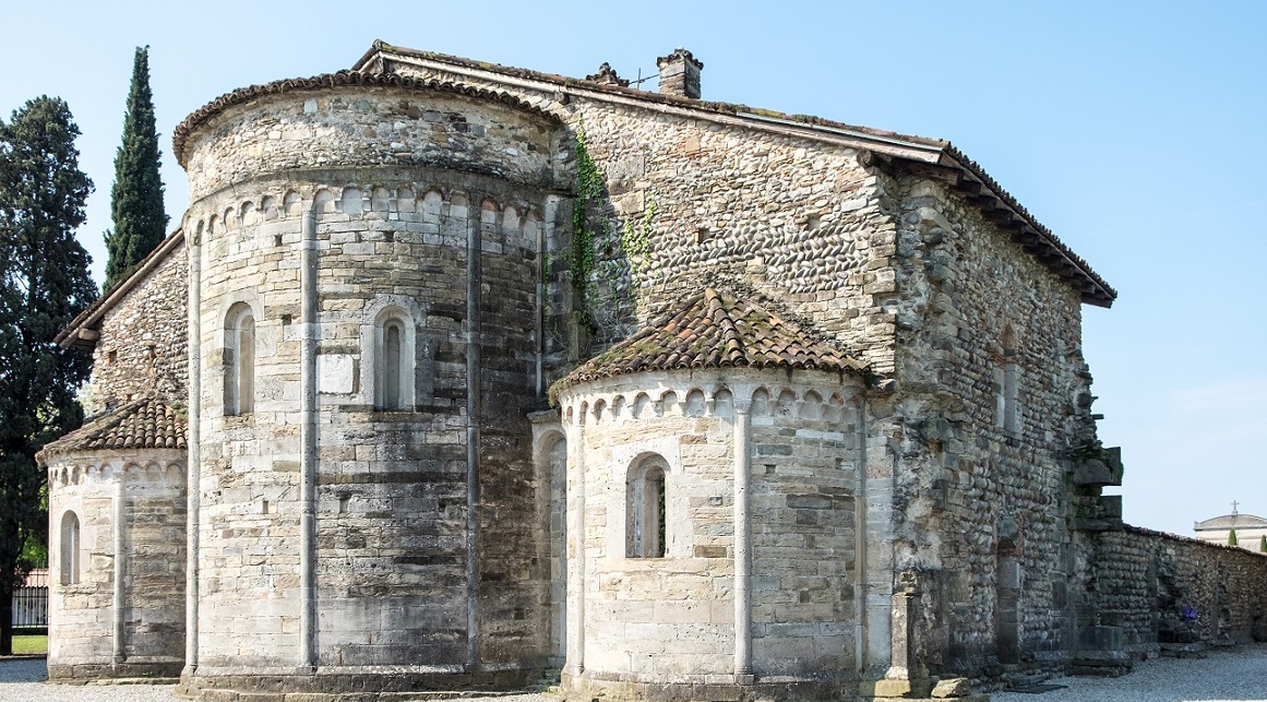 Bonate Santa Giulia Bazilikası - 24040 Bonate sotto BG | Secret World Trip Planner