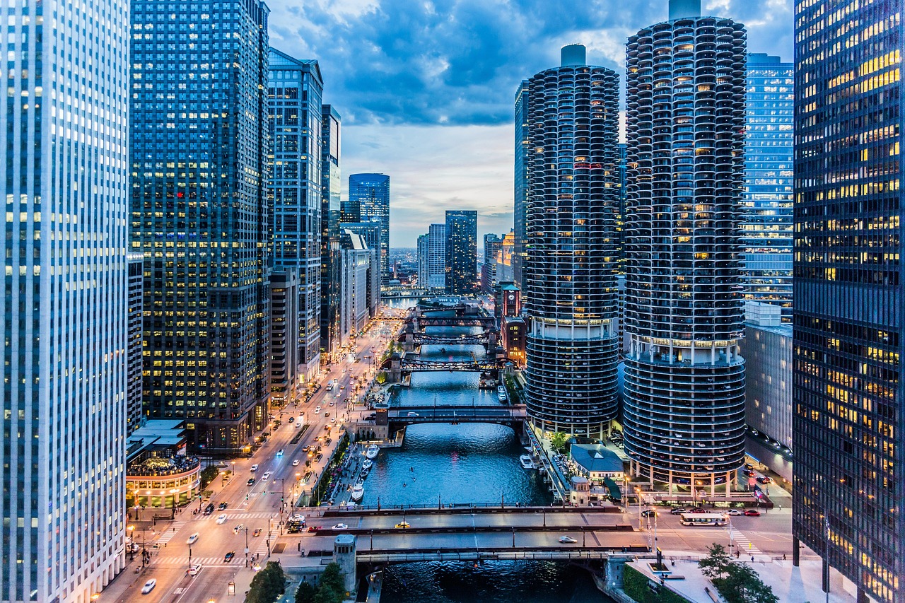 Skydeck Chikago shaharning ajoyib manzaralarini taqdim etadi - Chicago | Secret World Trip Planner