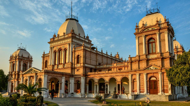 Il maestoso Noor Mahal - Bahawalpur | Secret World Trip Planner