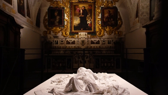 Ecos de la inocencia: El conmovedor viaje de la escultura del Hijo Velado a N&aacute;poles - Napoli | Secret World Trip Planner