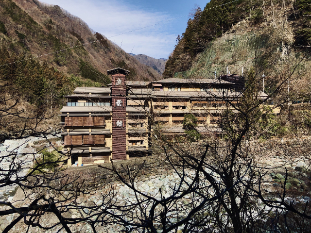 The Oldest Hotel in the World: Nishiyama Onsen Keiunkan - Hayakawa | Secret World Trip Planner