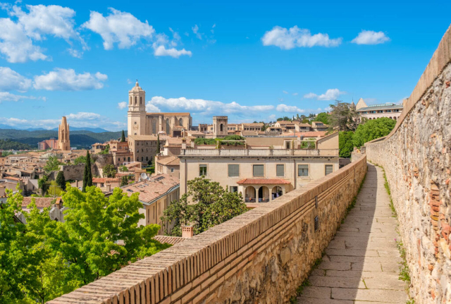 Le mura di Girona - Passeggiata attraverso i secoli sopra la città — Girona