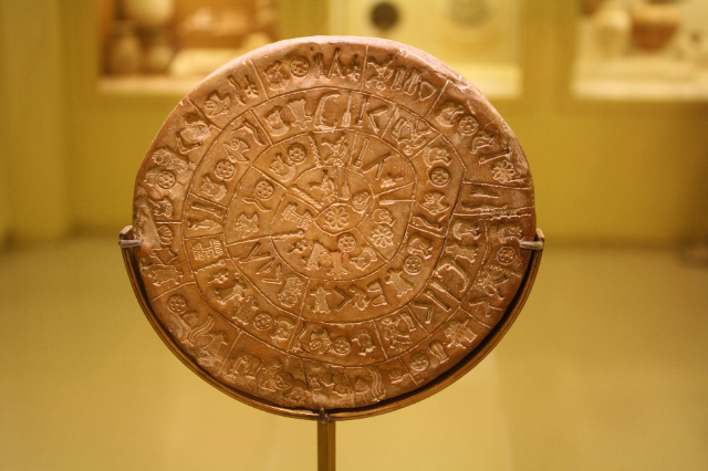 L'&eacute;nigme du disque de Phaistos : Un voyage dans les myst&egrave;res de la Cr&egrave;te antique - Epano Archanes | Secret World Trip Planner