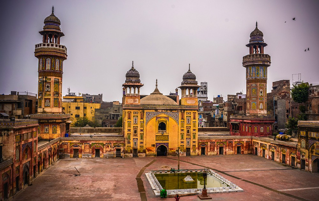 Mezquita de Wazir Khan - Lahore | Secret World Trip Planner