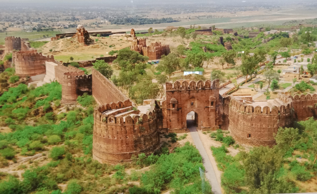 Форт Рохтас, - Rohtas | Secret World Trip Planner