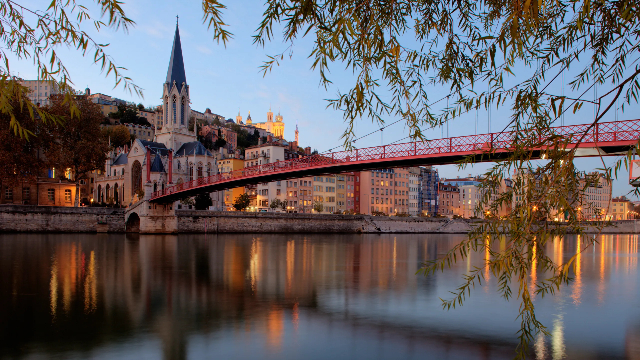 ລີຢອນ ໜີດ່ວນຈາກປາຣີ! - Lione | Secret World Trip Planner