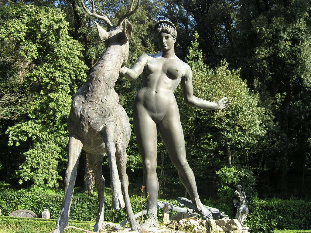 Villa Ayala agus Valva - Valva | Secret World Trip Planner