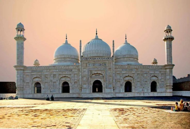 Mezquita Abbasi - Chandni | Secret World Trip Planner
