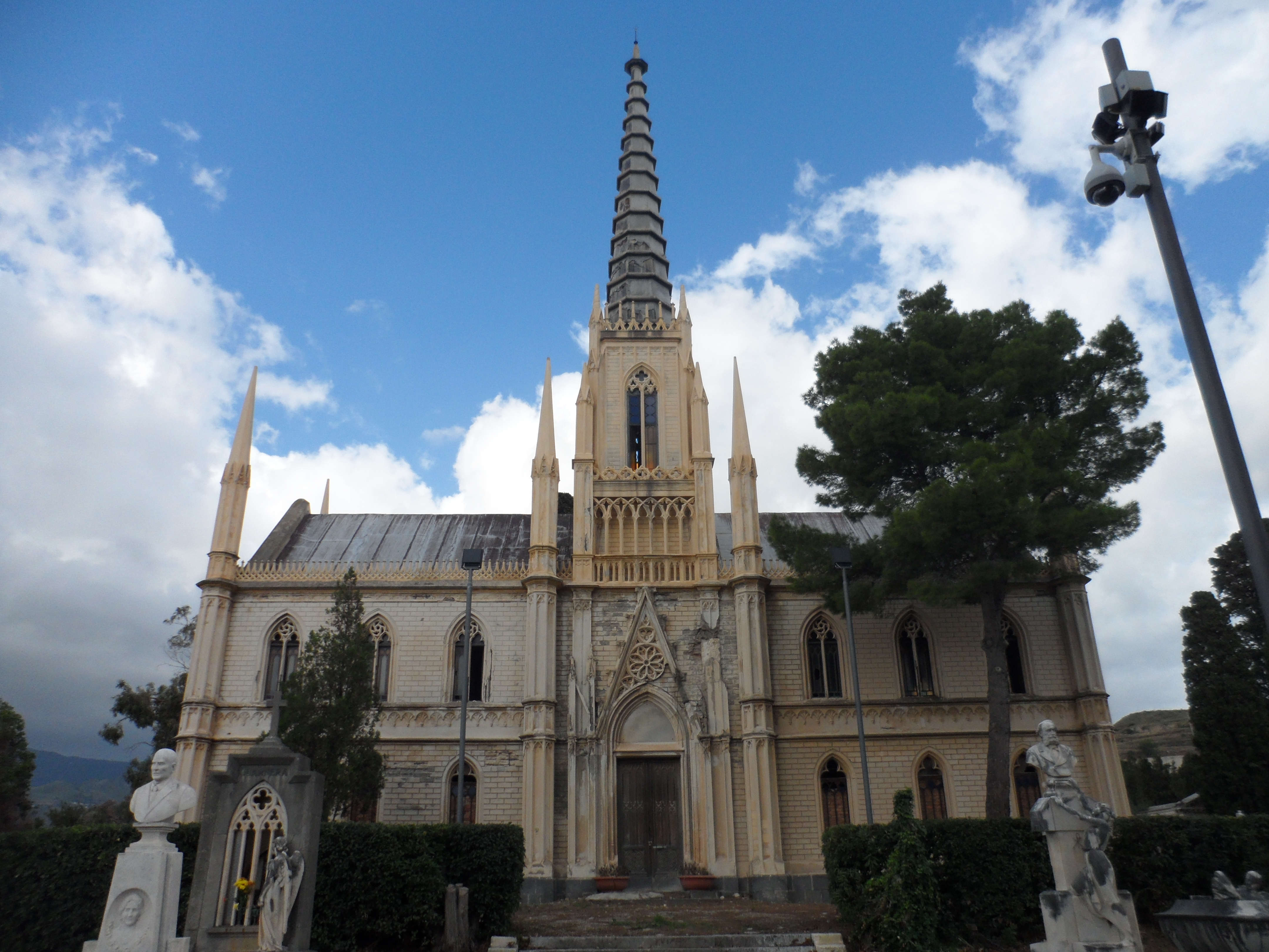 기념비적 인 묘지(그란 캄포 산토)-메시나 - Cimitero Monumentale di Messina | Secret World Trip Planner