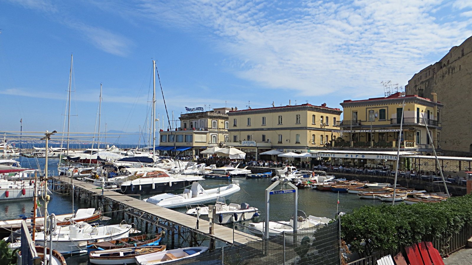 Naples et la nourriture | Spaghetti aux palourdes - La Bersagliera 1919 - Ristorante di pesce e cucina tipica | Secret World Trip Planner