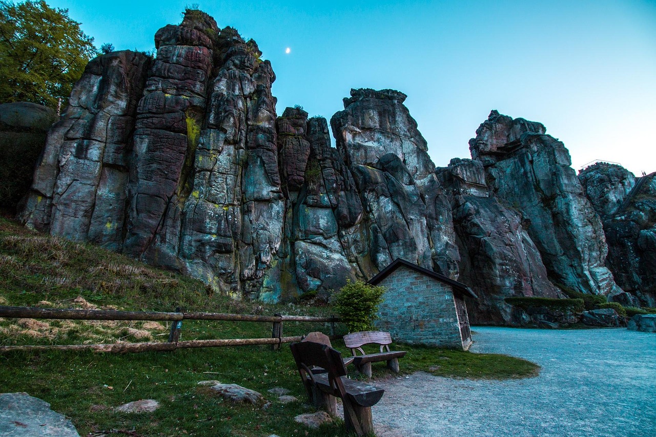 Externsteine: la roccia misteriosa. - Horn-Bad Meinberg | Secret World Trip Planner