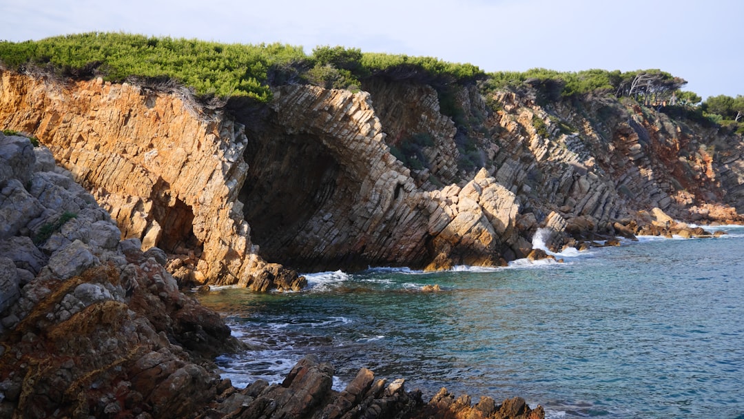 Trou galicien - Praia do Cachorro Fernando de Noronha - PE | Secret World Trip Planner