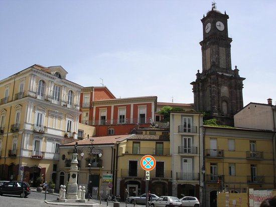 क्लॉक टॉवर - Avellino | Secret World Trip Planner