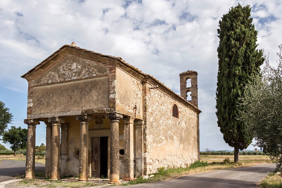 Fabbricciano e a Igrexa de Santa María delle Nevi  - Colle di Val d'Elsa | Secret World Trip Planner