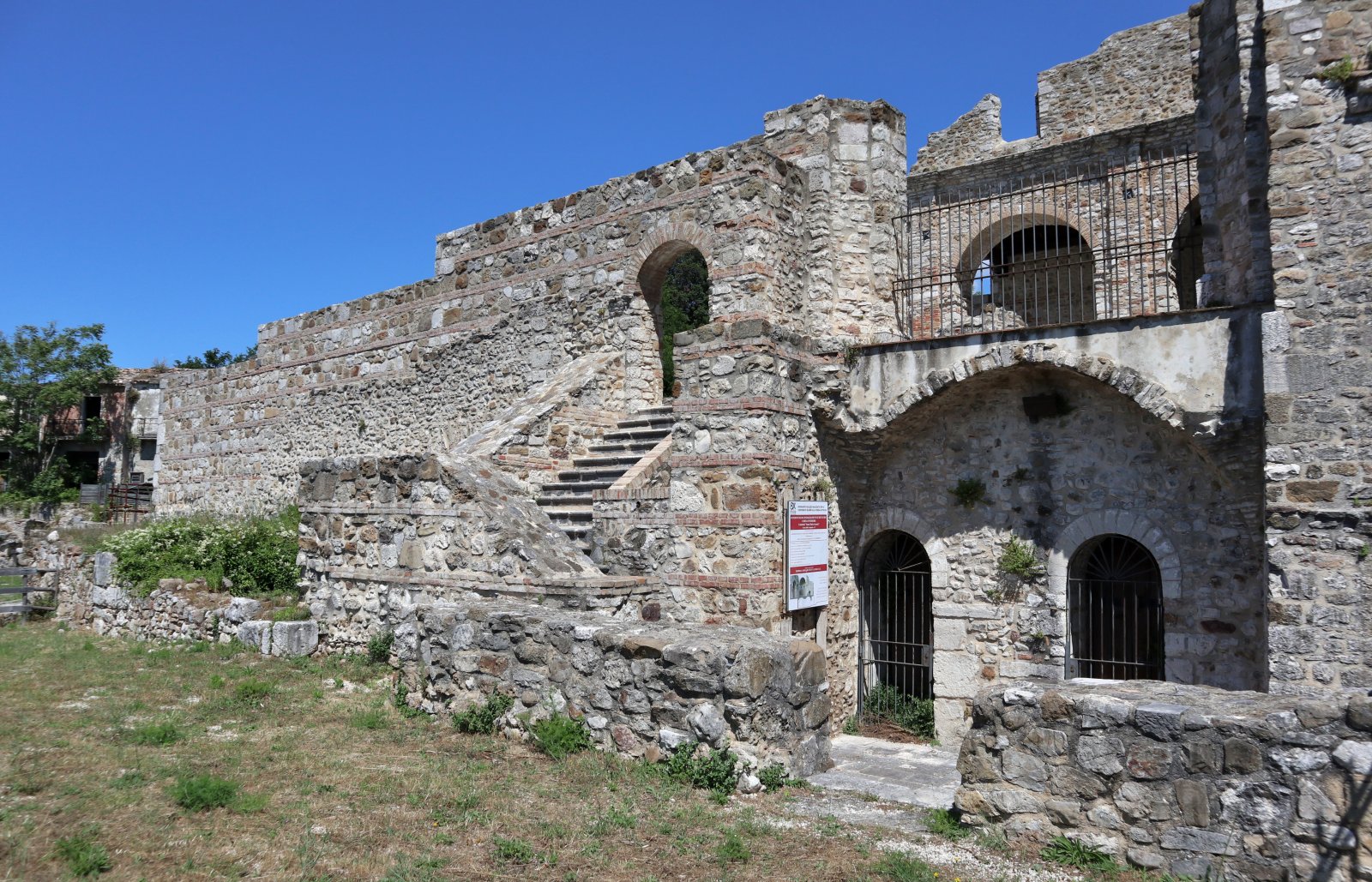 Strefa archeologiczna końca - 1 | Secret World Trip Planner