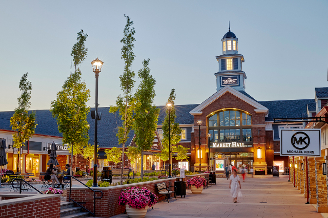 Woodbury Common Premium Outlets: A Shopaholic's Dream Just Outside NYC - Woodbury | Secret World Trip Planner