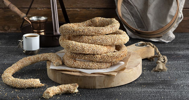 Koulouria: Savoring the Sesame-Seed Delight of Greece — Thessaloniki