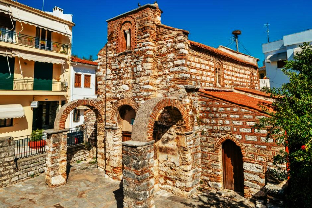 CHURCH OF AGHIOS VASSILIOS — Arta