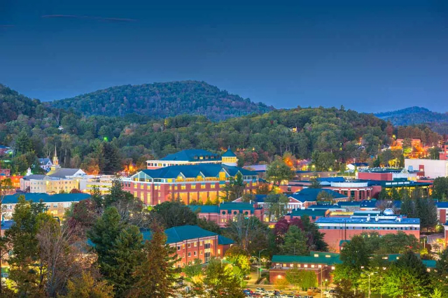 Exploring Boone: Nature, Culture, and Community in North Carolina — Boone