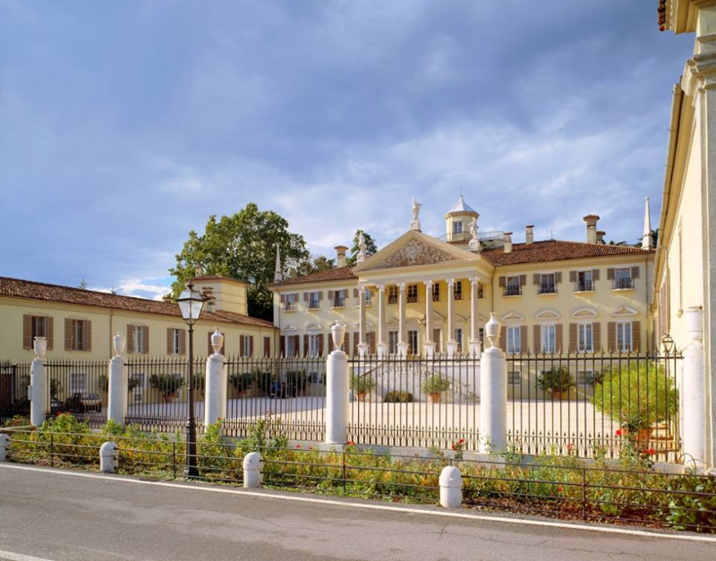 Museum for Mode og kostume - Ciliverghe di Mazzano | Secret World Trip Planner