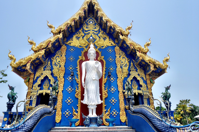 ວັດສີຟ້າ - Amphoe Mueang Chiang Rai | Secret World Trip Planner