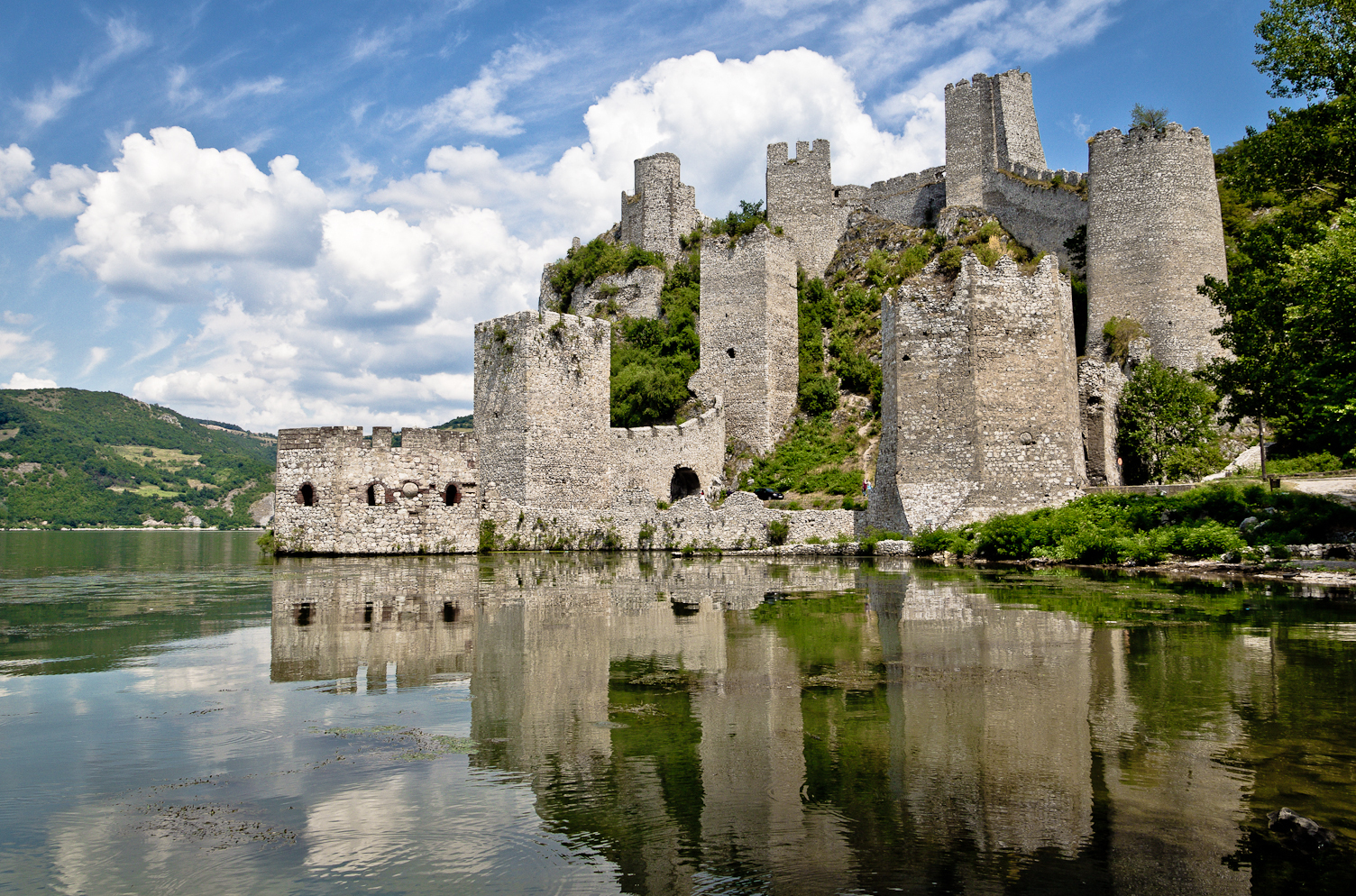 Belgrado | Fortezza di Golubac - Golubac | Secret World Trip Planner