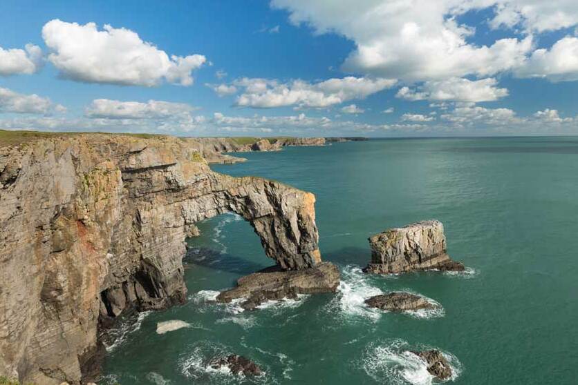 Pembroke | The Green Bridge of Wales - Pembrokeshire Coast Path | Secret World Trip Planner