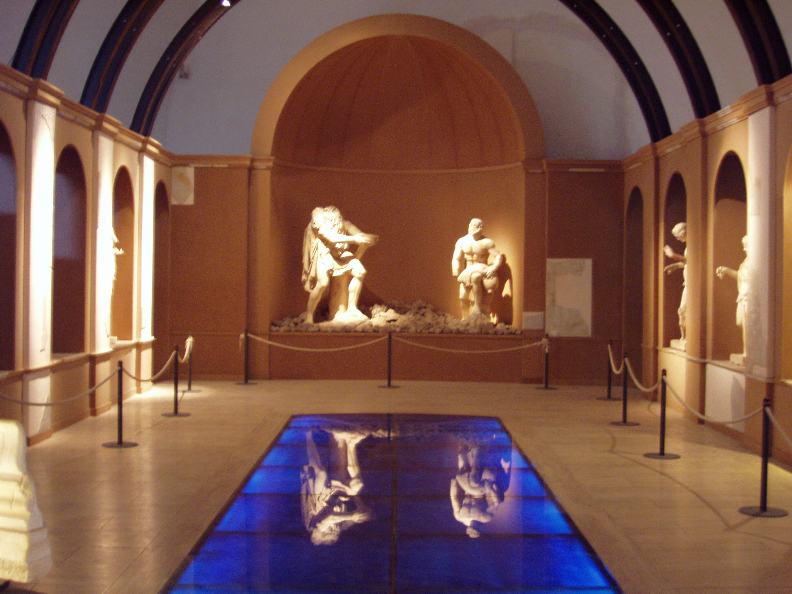 Arkeologiska museet för Phlegraean Fields - Bacoli | Secret World Trip Planner
