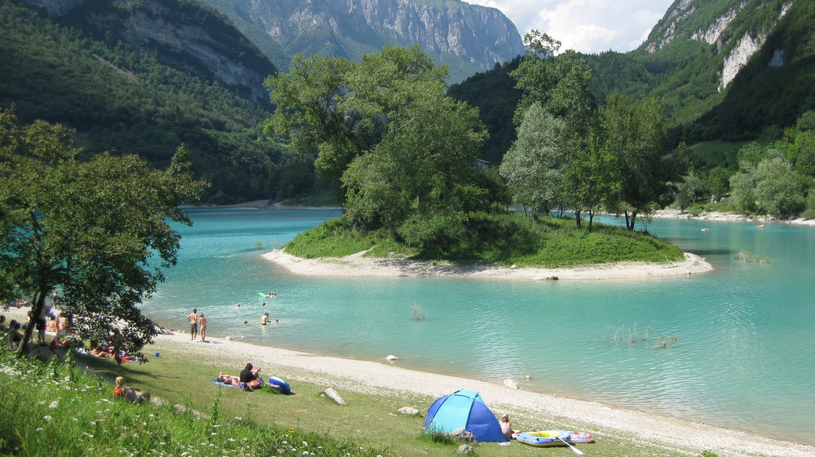 Cilik alam Permata: Lake Tenno - Lago di Tenno | Secret World Trip Planner