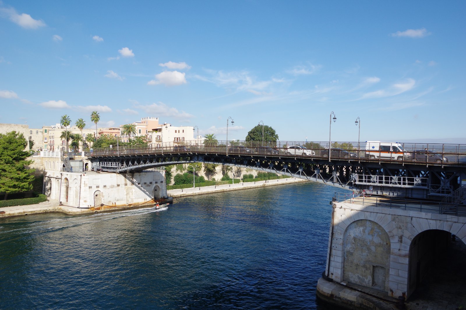 Taranto ed il Ponte Girevole - Taranto | Secret World Trip Planner