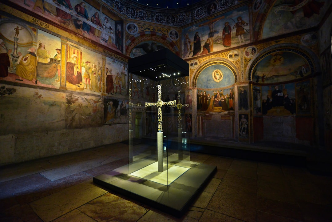 Kryqi i dëshirës - Brescia | Secret World Trip Planner