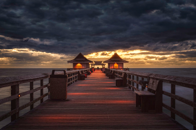 Dermaga Naples - Naples | Secret World Trip Planner