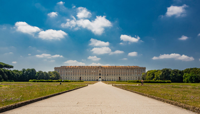 കാസെർട്ടയിലെ രാജകൊട്ടാരം - Caserta | Secret World Trip Planner