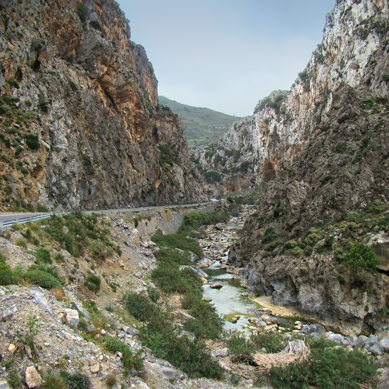 L'imponente gola di Kourtaliotiko - ΤΚ | Secret World Trip Planner