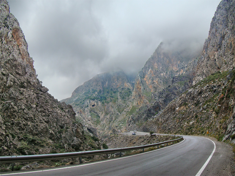 L'imponente gola di Kourtaliotiko - ΤΚ | Secret World Trip Planner