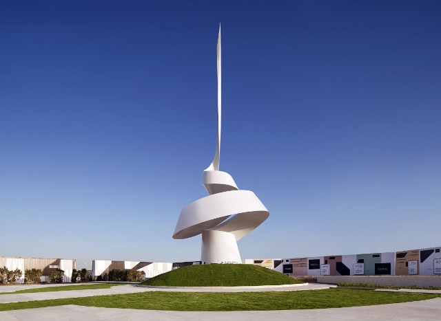 El Pergamino, escultura monumental diseñada por Gerry Judah - Sharjah | Secret World Trip Planner