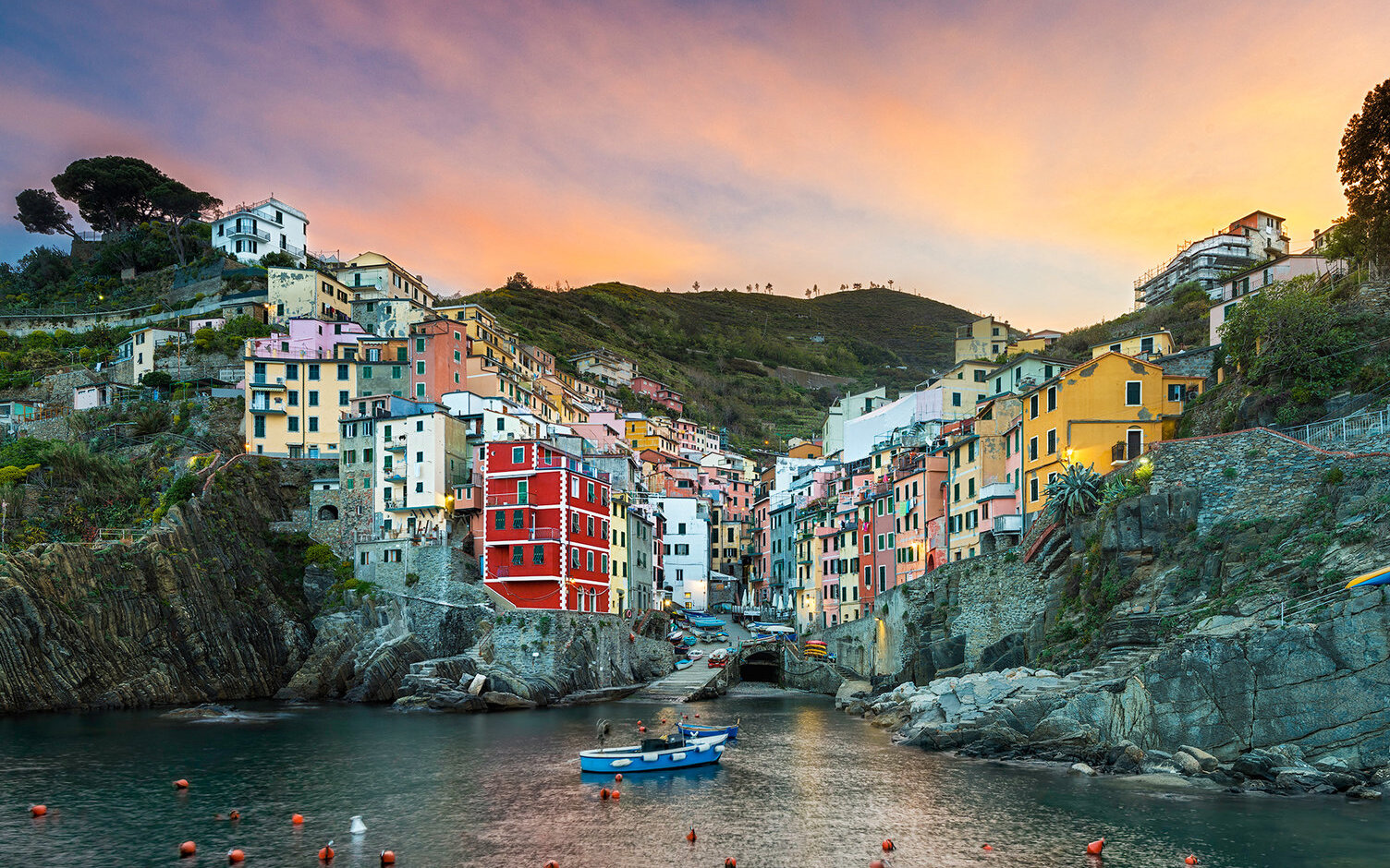 Riomaggiore og litríka hús - Riomaggiore | Secret World Trip Planner